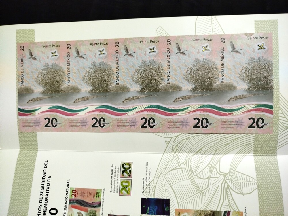 5 Billetes sin recortar $20 Pesos "Consumación de la Independencia" con Folder Oficial de Banco de México - Imagen 5