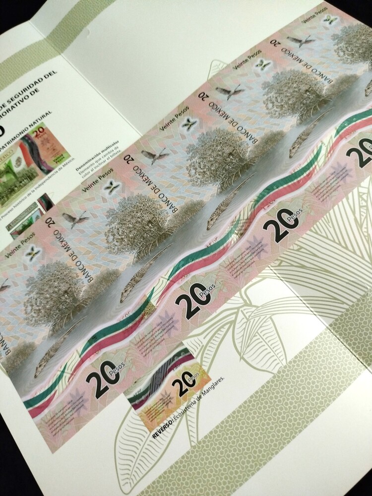 5 Billetes sin recortar $20 Pesos "Consumación de la Independencia" con Folder Oficial de Banco de México - Imagen 11