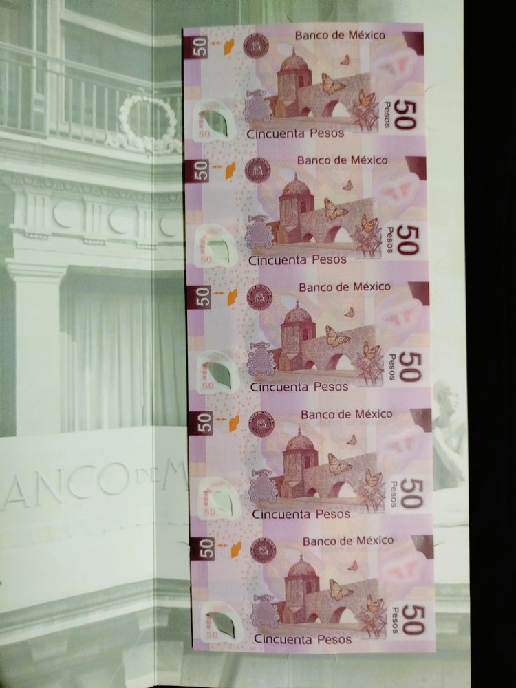 5 Billetes sin recortar $50 Pesos Morelos con Folder Oficial de Banco de México - Imagen 2