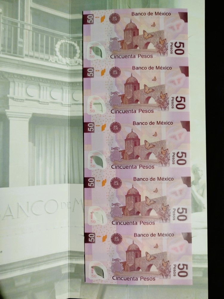 5 Billetes sin recortar $50 Pesos Morelos con Folder Oficial de Banco de México - Imagen 4