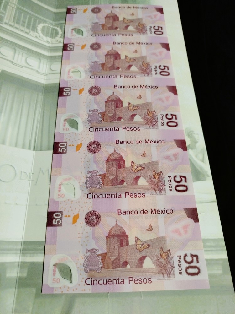 5 Billetes sin recortar $50 Pesos Morelos con Folder Oficial de Banco de México - Imagen 8