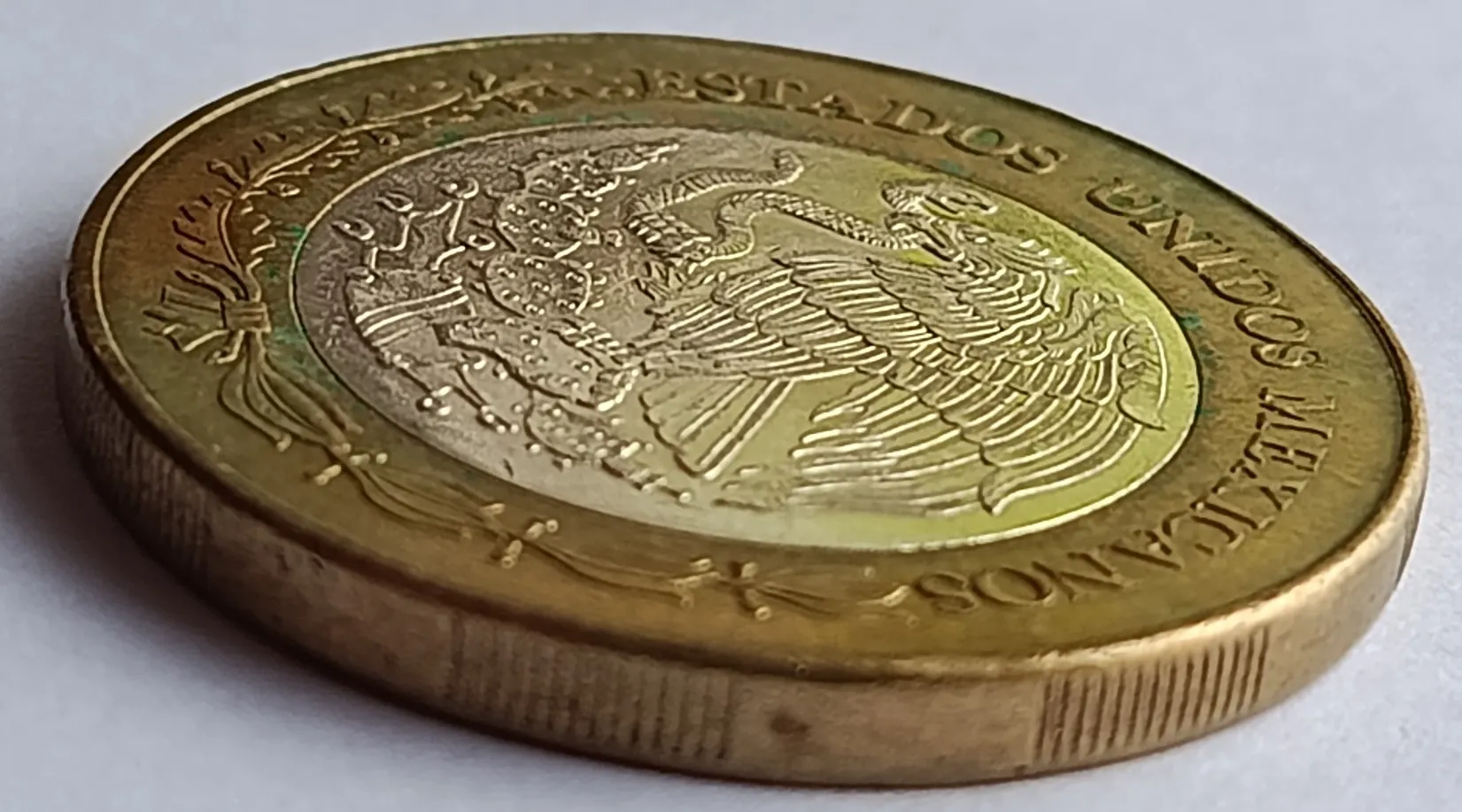 Moneda de 100 Pesos Calavera Quijotesca - 400 Aniv. Don Quijote de la Mancha - Condición: Usada - Imagen 9