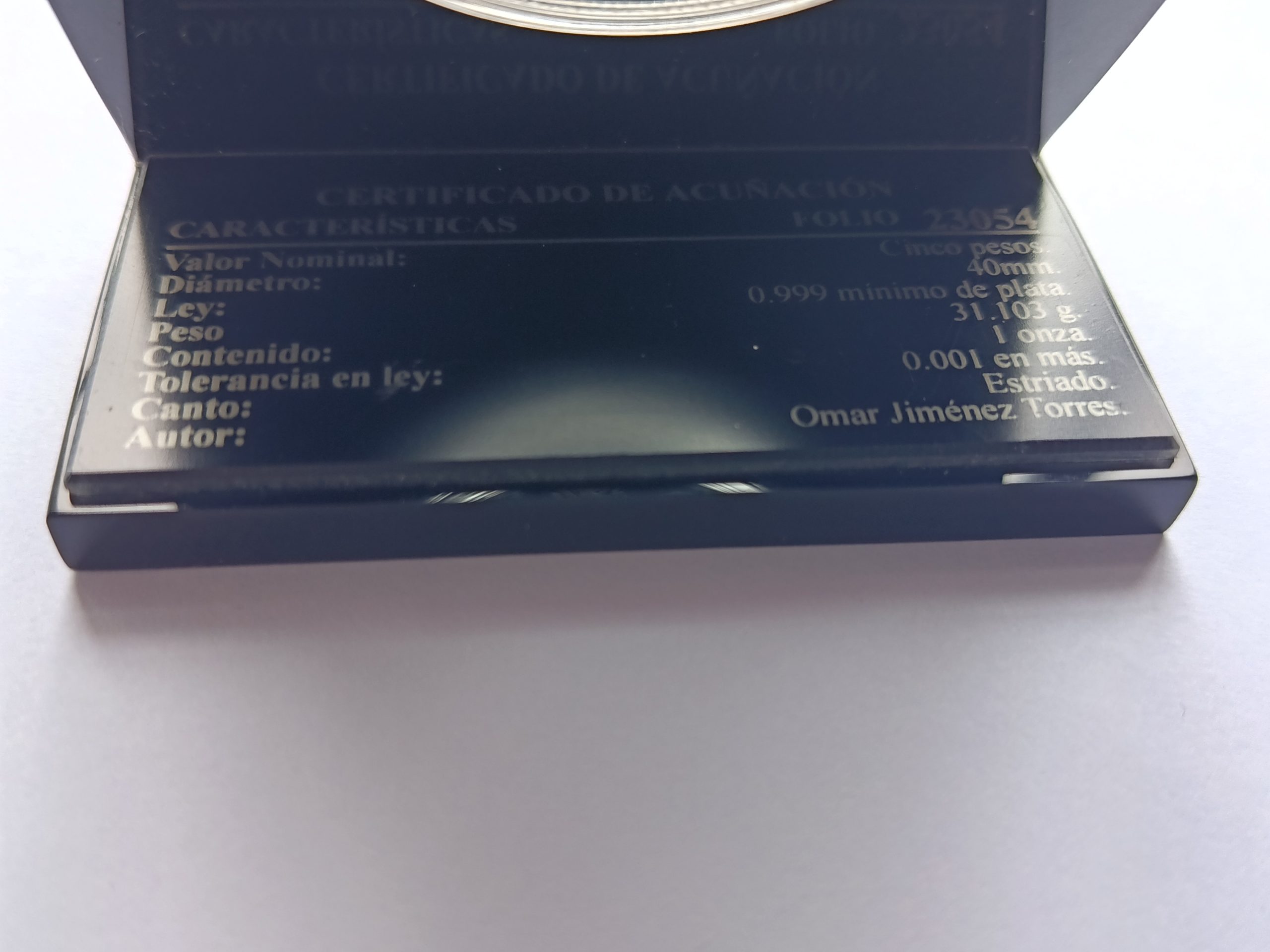Moneda 1 Onza de plata - Coleccion del Milenio 5 Pesos - La Paz del Mundo - Con Certificado y pedestal ( Condición: USADA) - Imagen 4