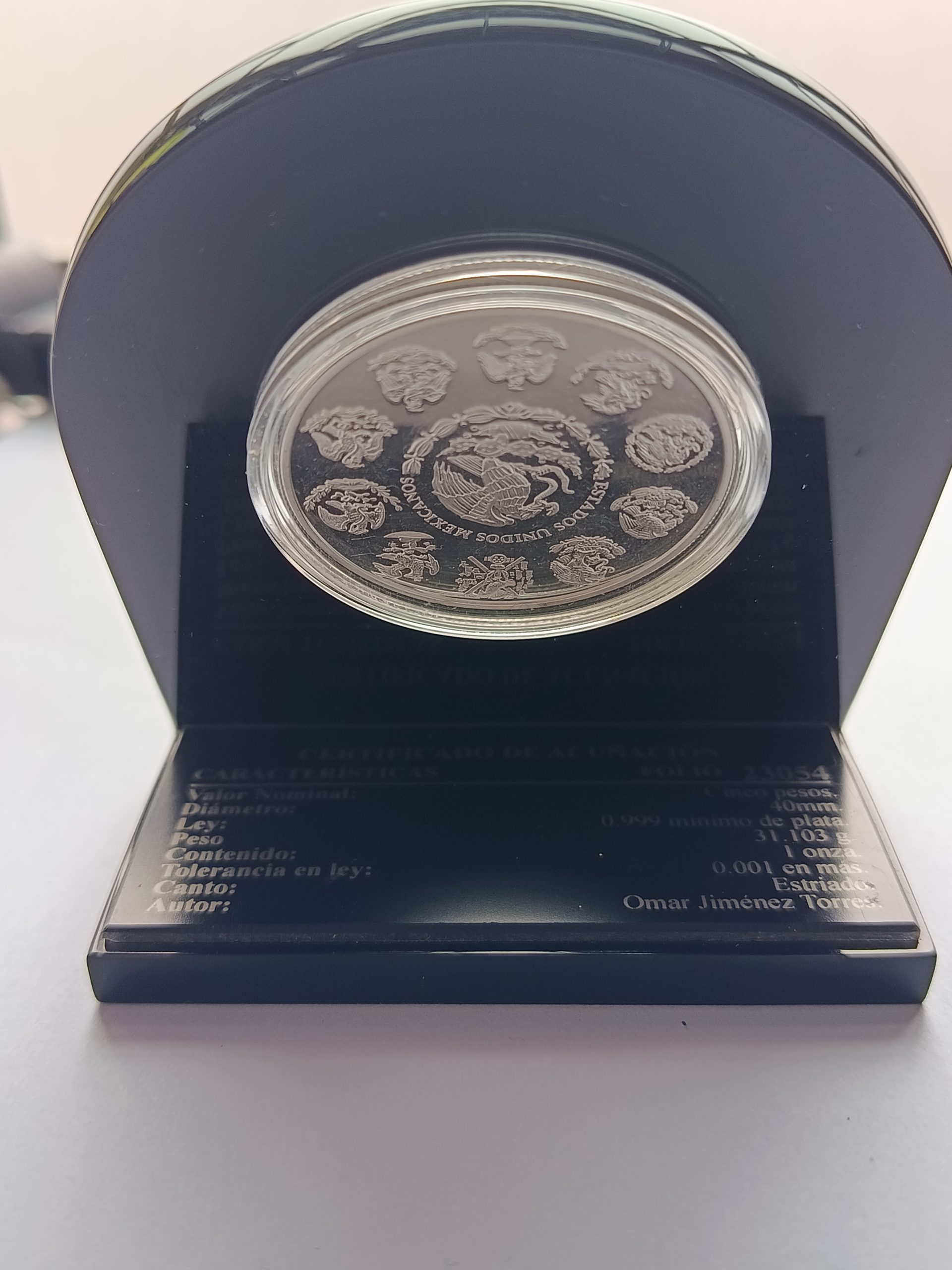 Moneda 1 Onza de plata - Coleccion del Milenio 5 Pesos - La Paz del Mundo - Con Certificado y pedestal ( Condición: USADA) - Imagen 5