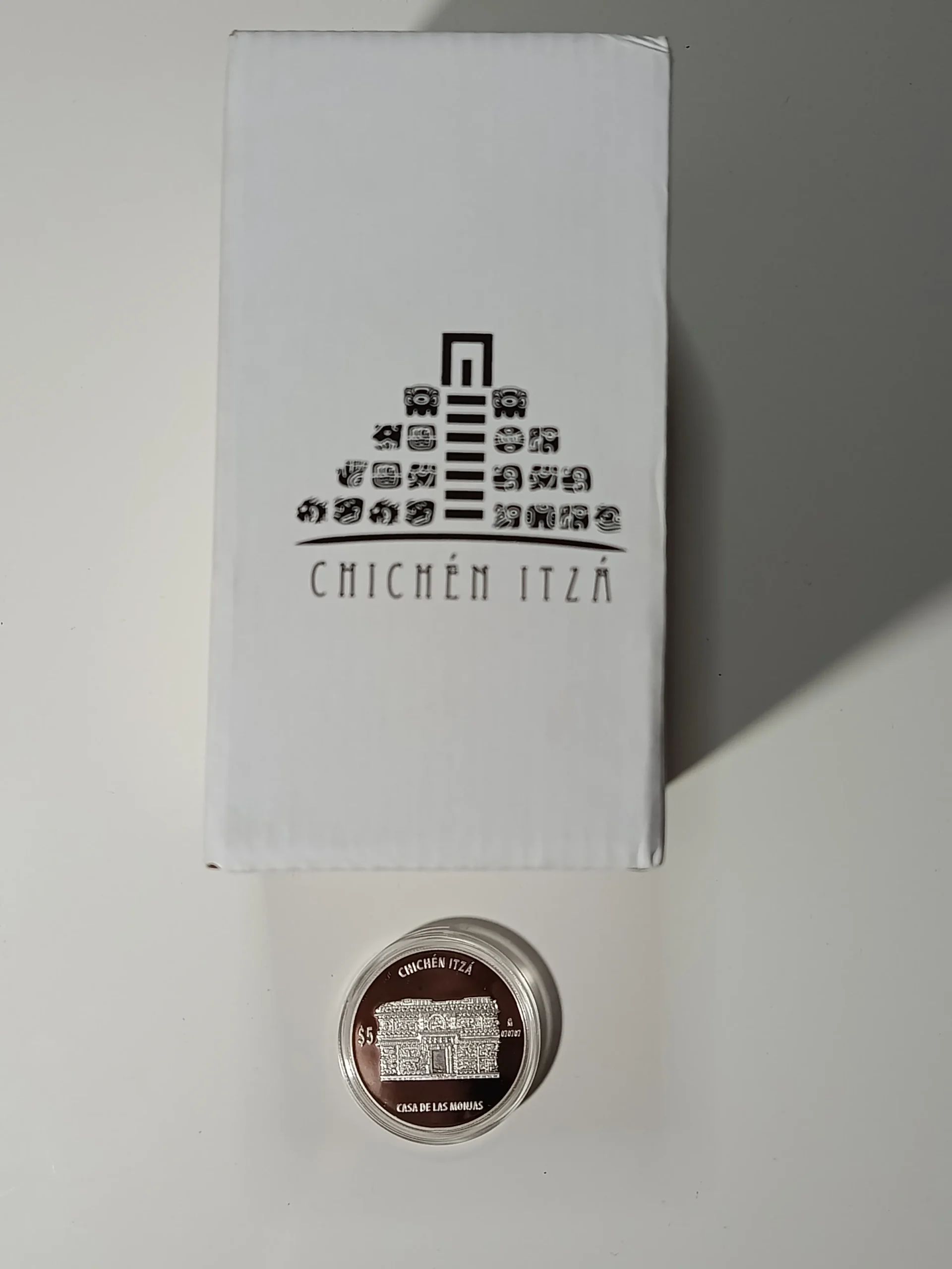 Moneda Chichén Itza "Casa de las Monjas" 1 Onza de Plata Ley 0.999 con Pedestal - Condición: USADA - Imagen 14