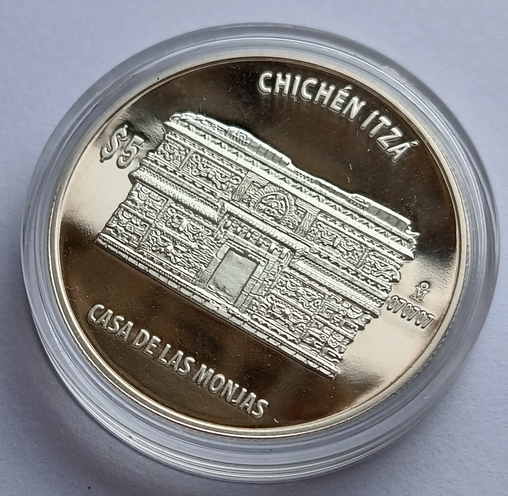 Moneda Chichén Itza "Casa de las Monjas" 1 Onza de Plata Ley 0.999 con Pedestal - Condición: USADA - Imagen 10